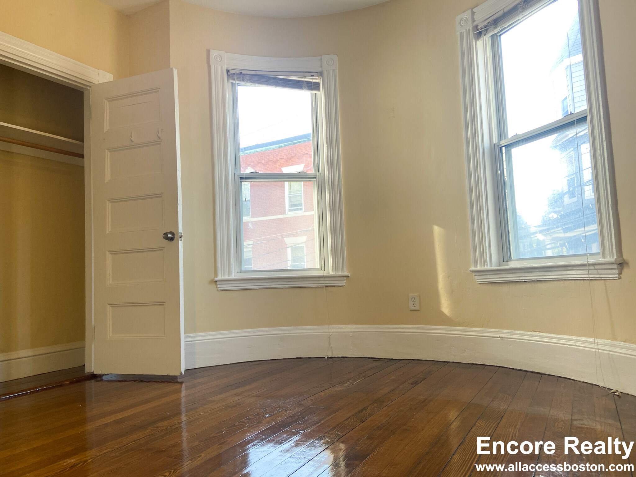 19 Parker Hill Ave, Mission Hill