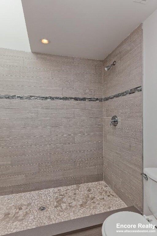 998 Tremont St, South End