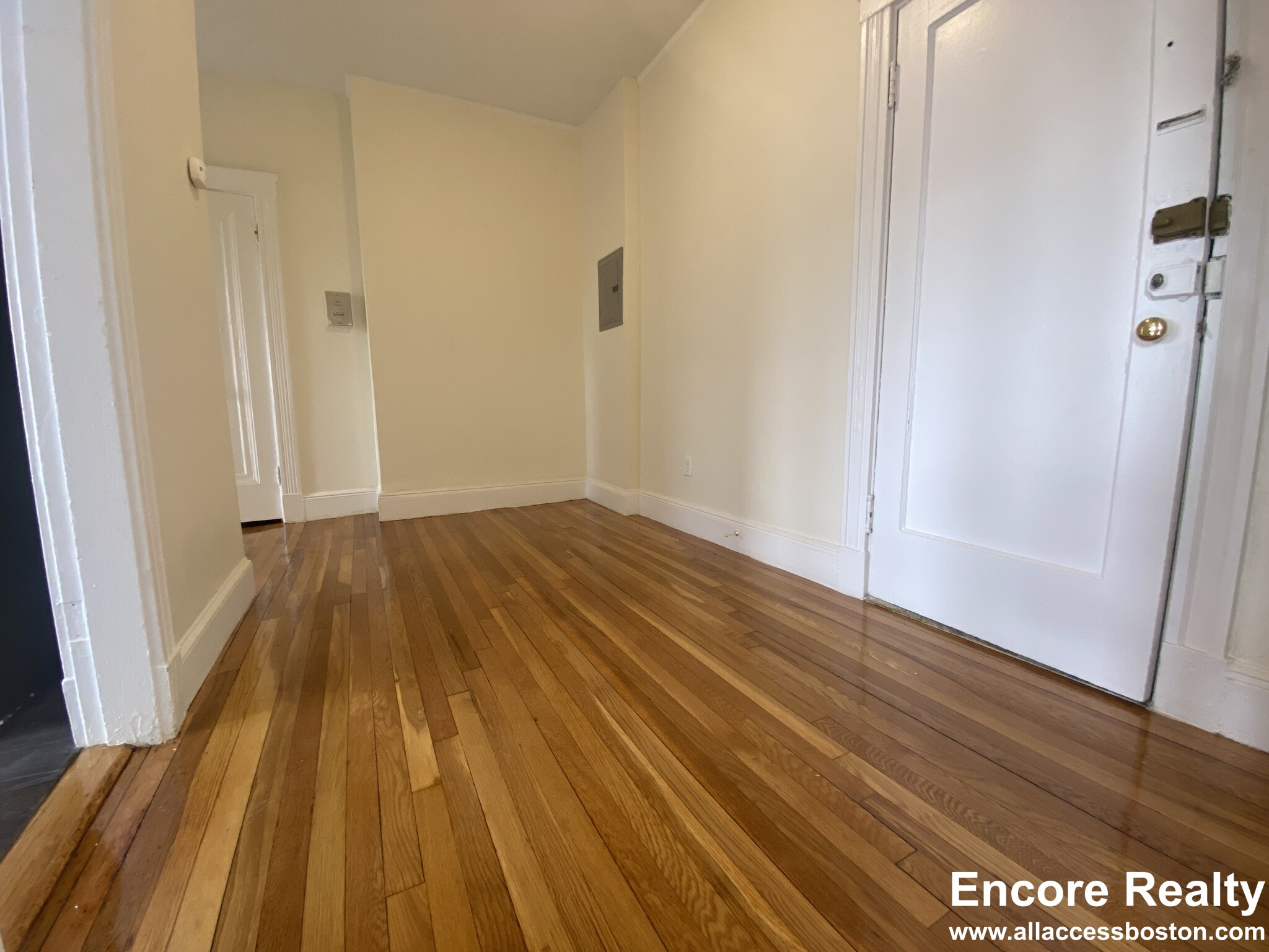 1820 Commonwealth Ave, Brighton