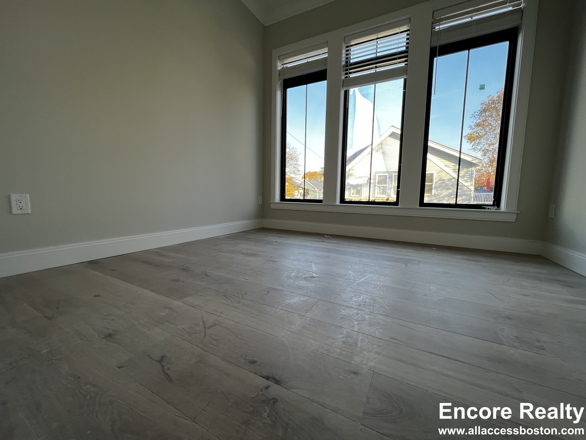 156 Everett St, Allston