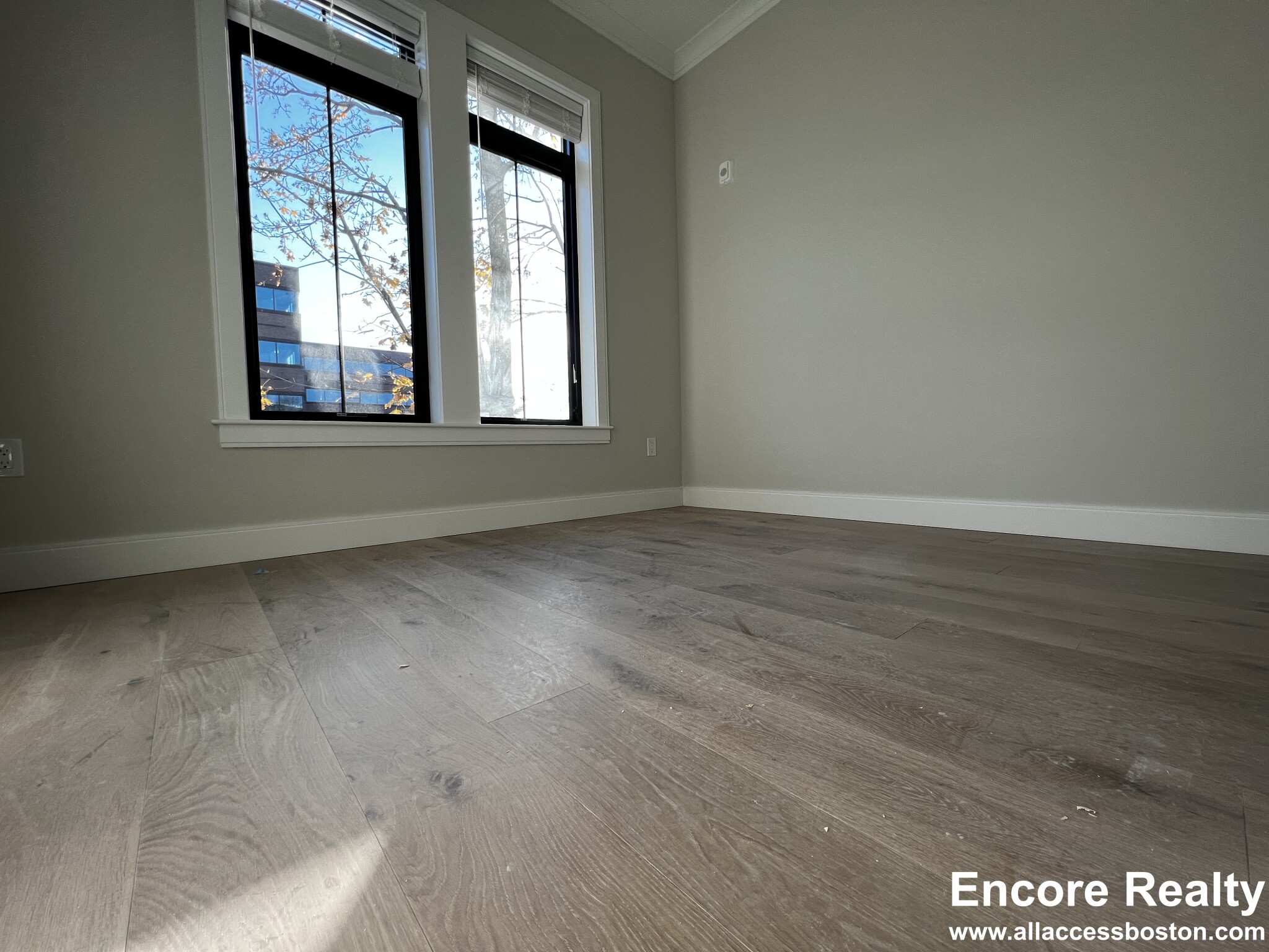 156 Everett St, Allston