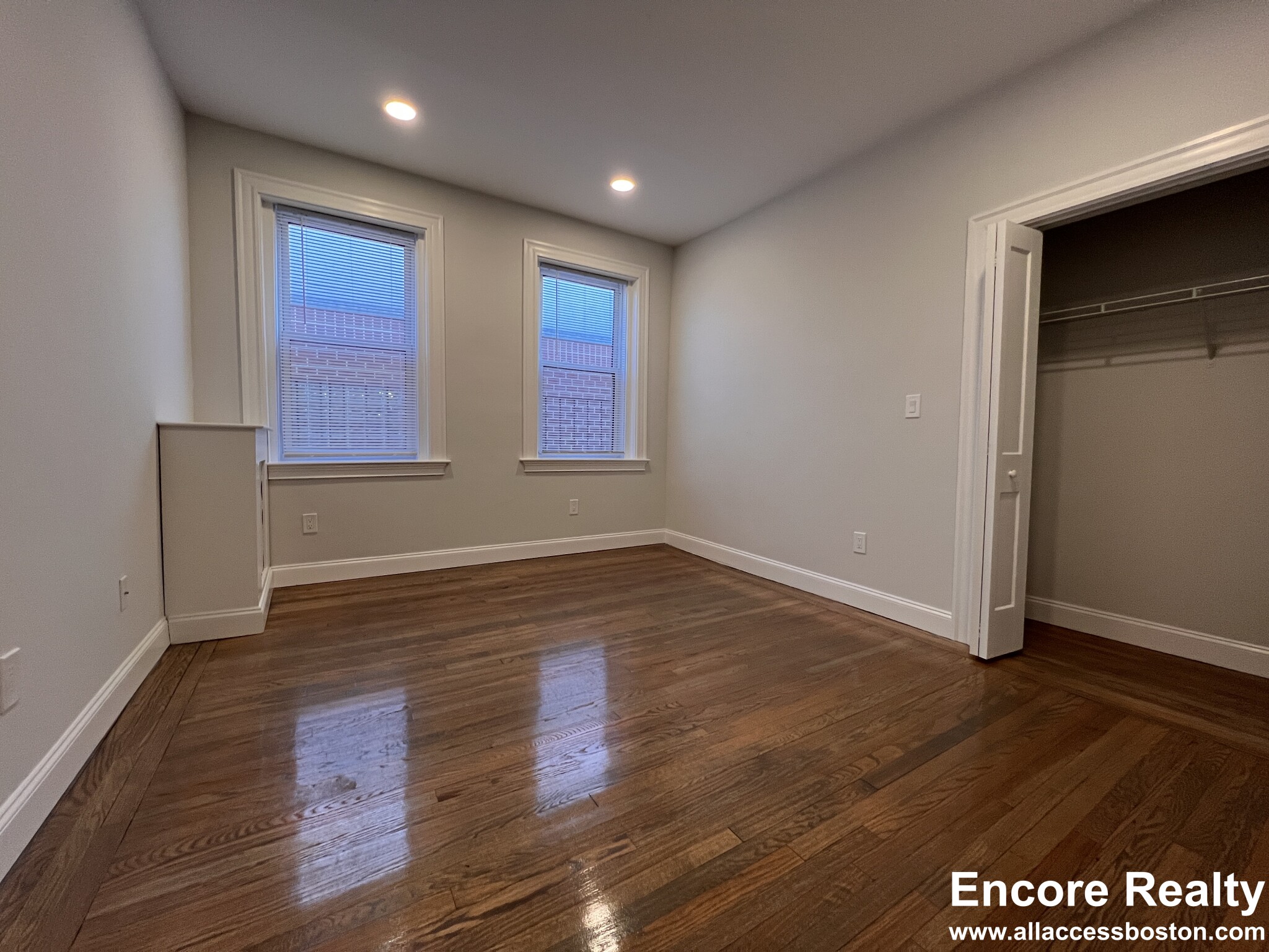 11 Peterborough St, Fenway