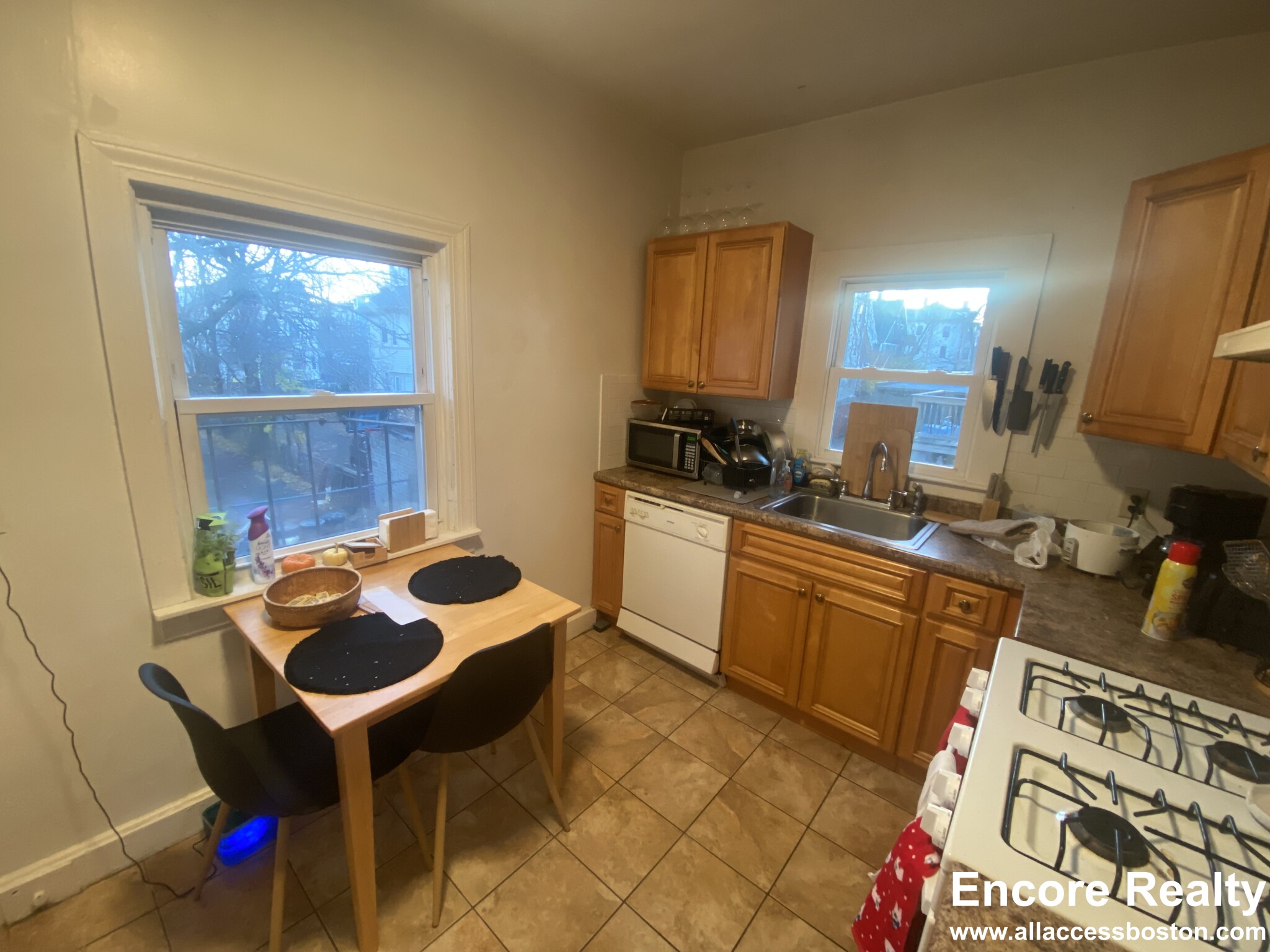 25 Pratt St, Allston