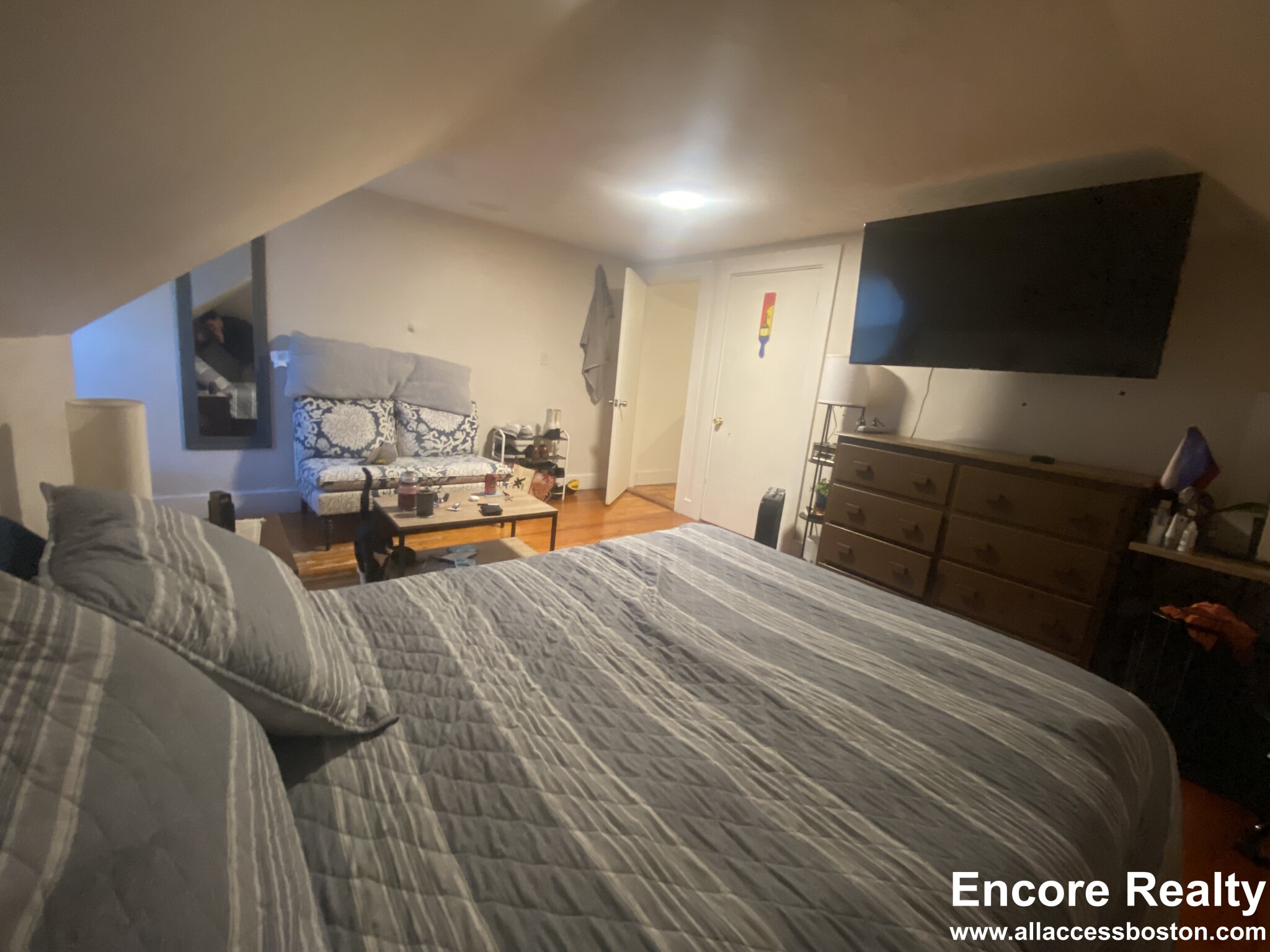 25 Pratt St, Allston