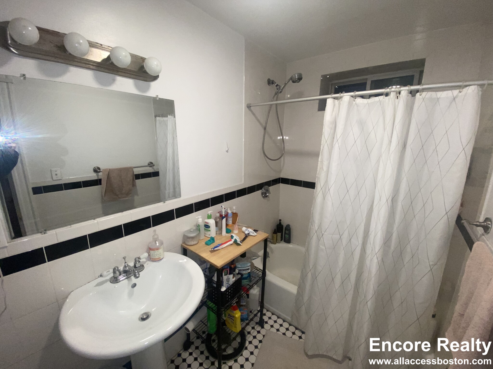 21 Saint Lukes Rd, Allston