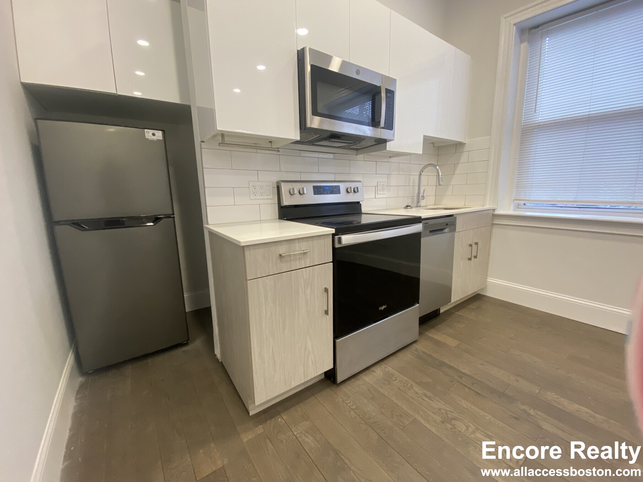 124 Peterborough St, Fenway