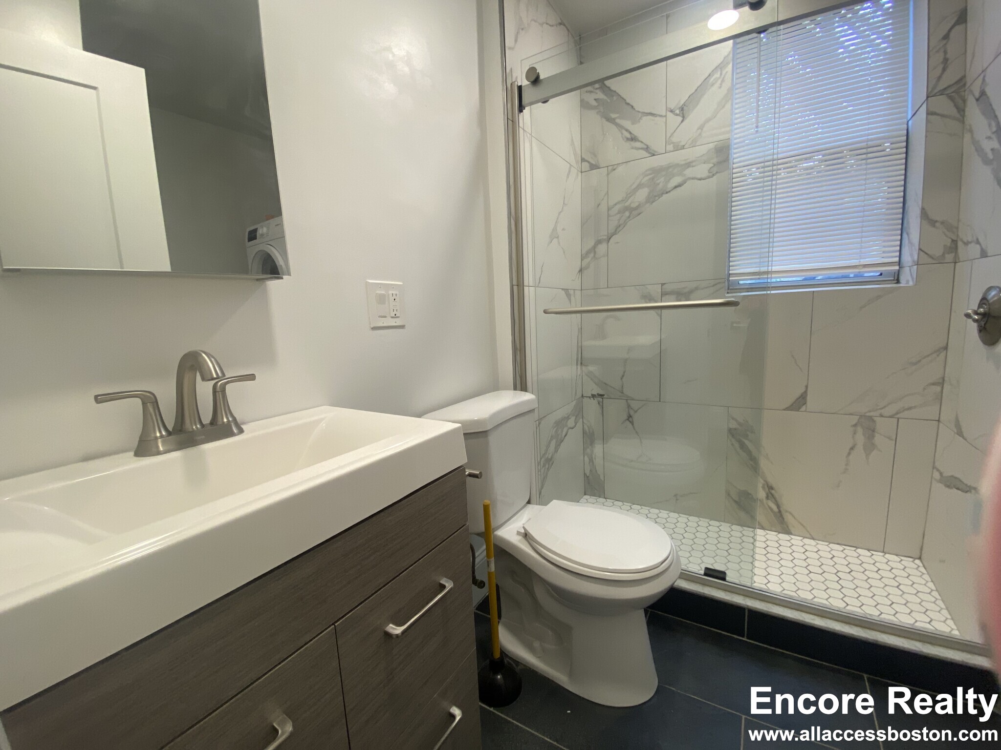 124 Peterborough St, Fenway