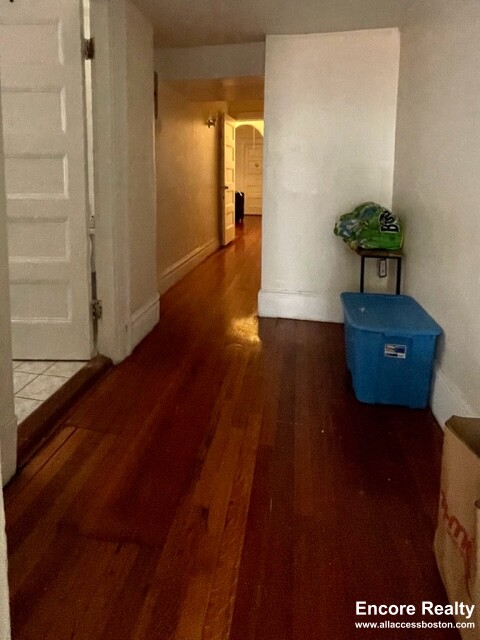 186 Naples Rd, Coolidge Corner