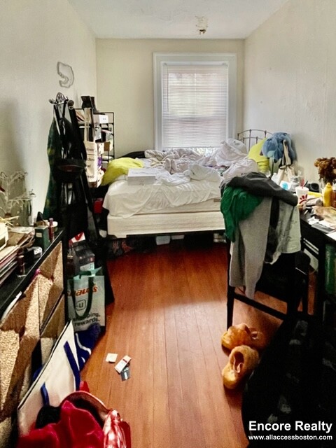 186 Naples Rd, Coolidge Corner