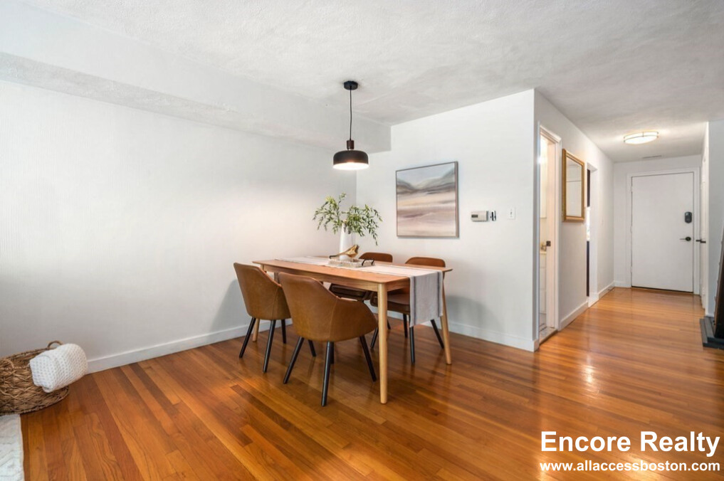 120 Beaconsfield Rd, Brookline Hills