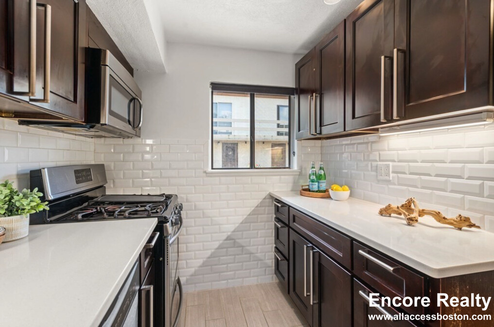 120 Beaconsfield Rd, Brookline Hills