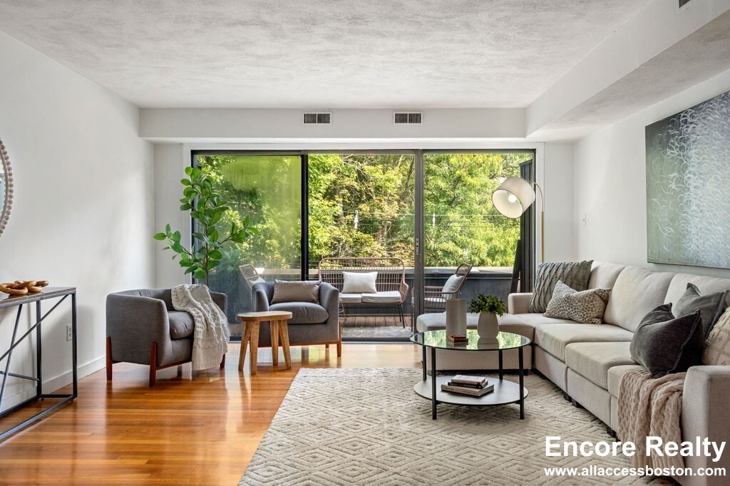 120 Beaconsfield Rd, Brookline Hills