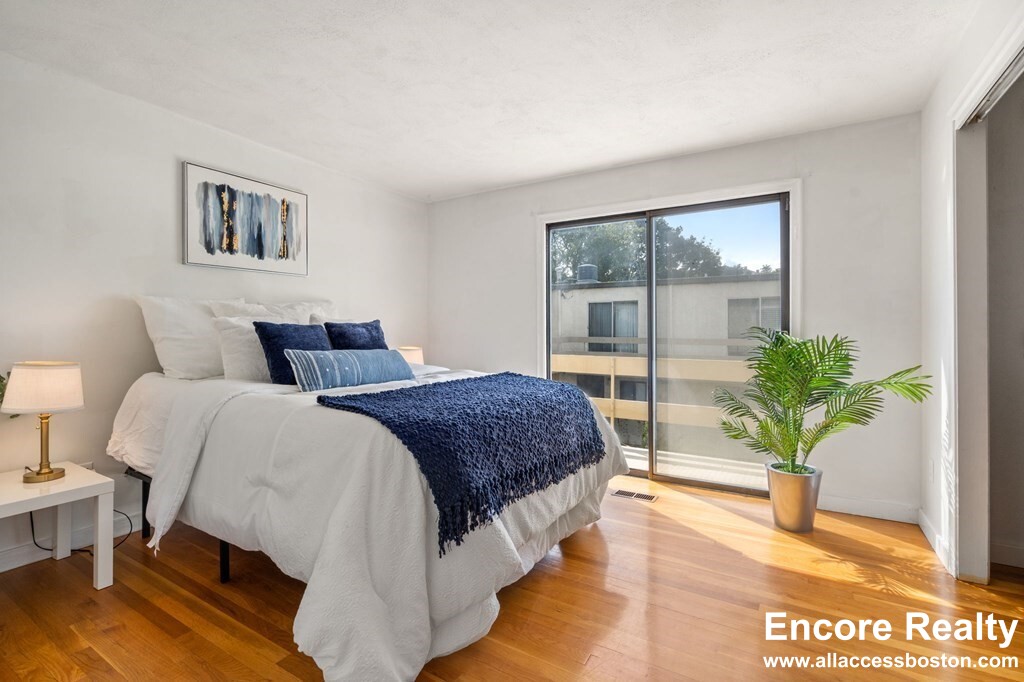 120 Beaconsfield Rd, Brookline Hills