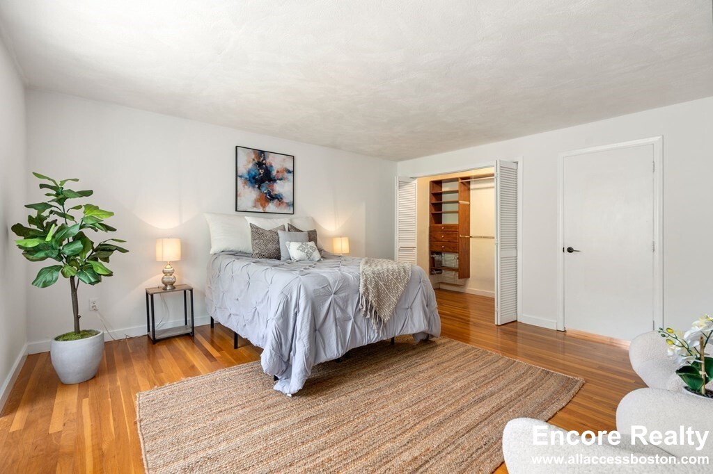 120 Beaconsfield Rd, Brookline Hills