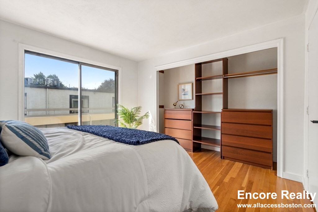 120 Beaconsfield Rd, Brookline Hills