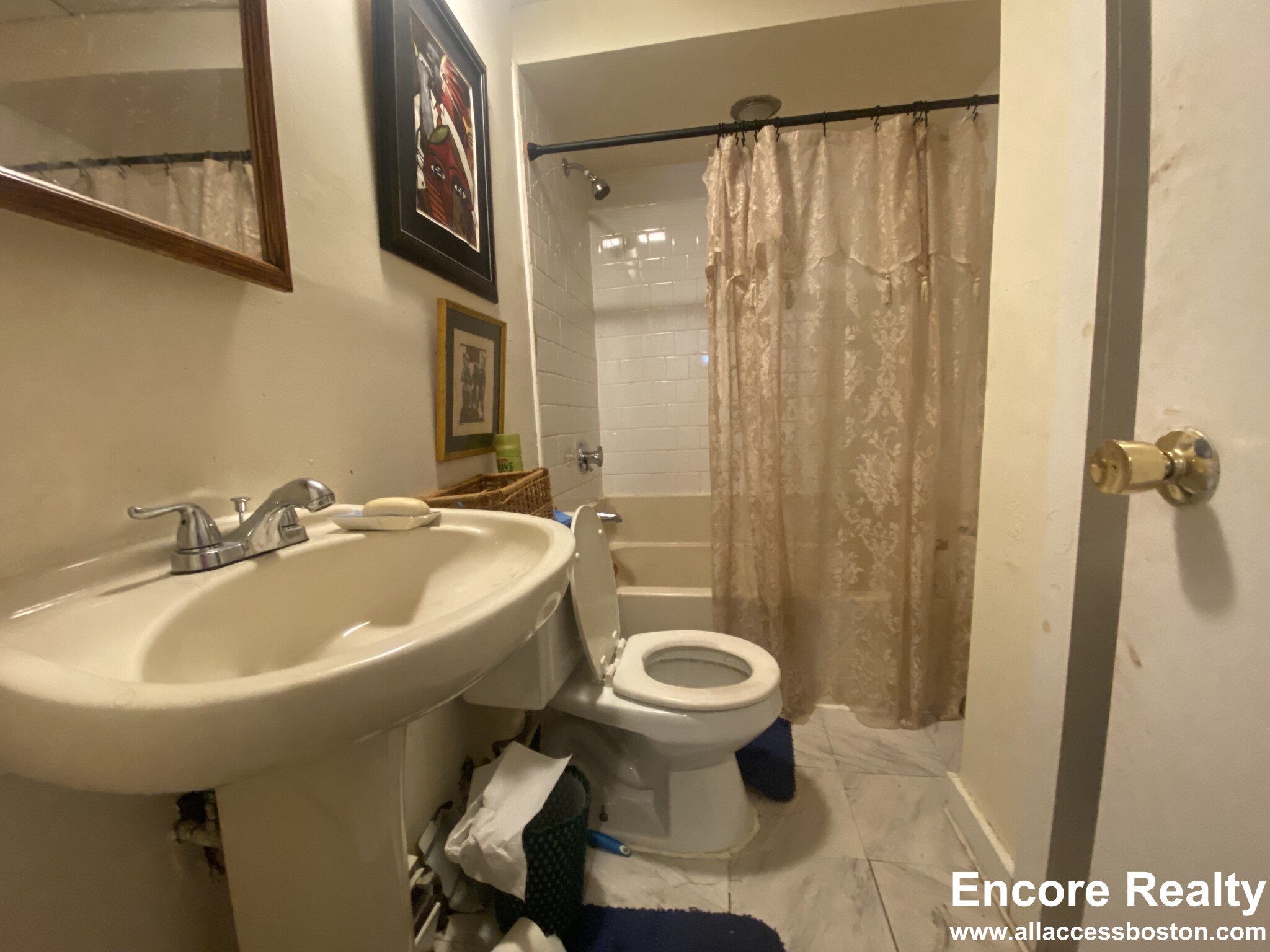 1063 Beacon St, Allston