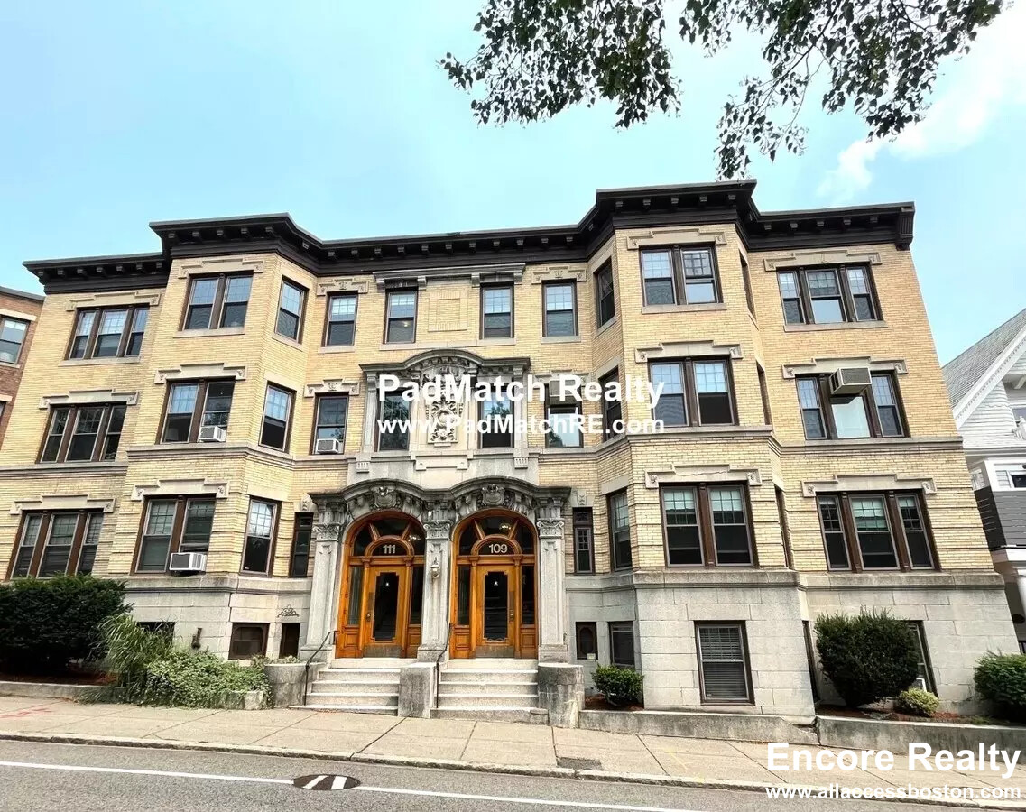 109 Saint Paul St., Unit 3R , Brookline, MA 02446