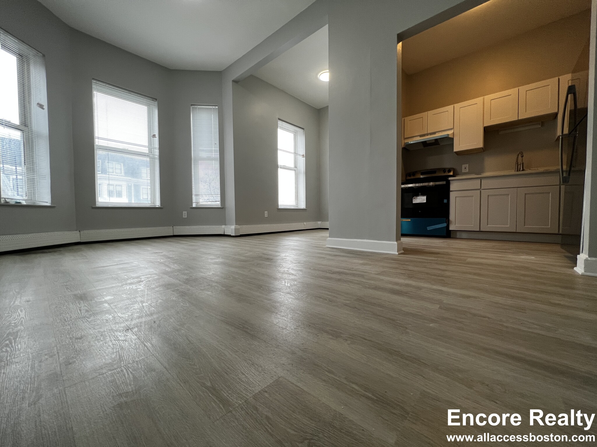 132 Warren St, Roxbury