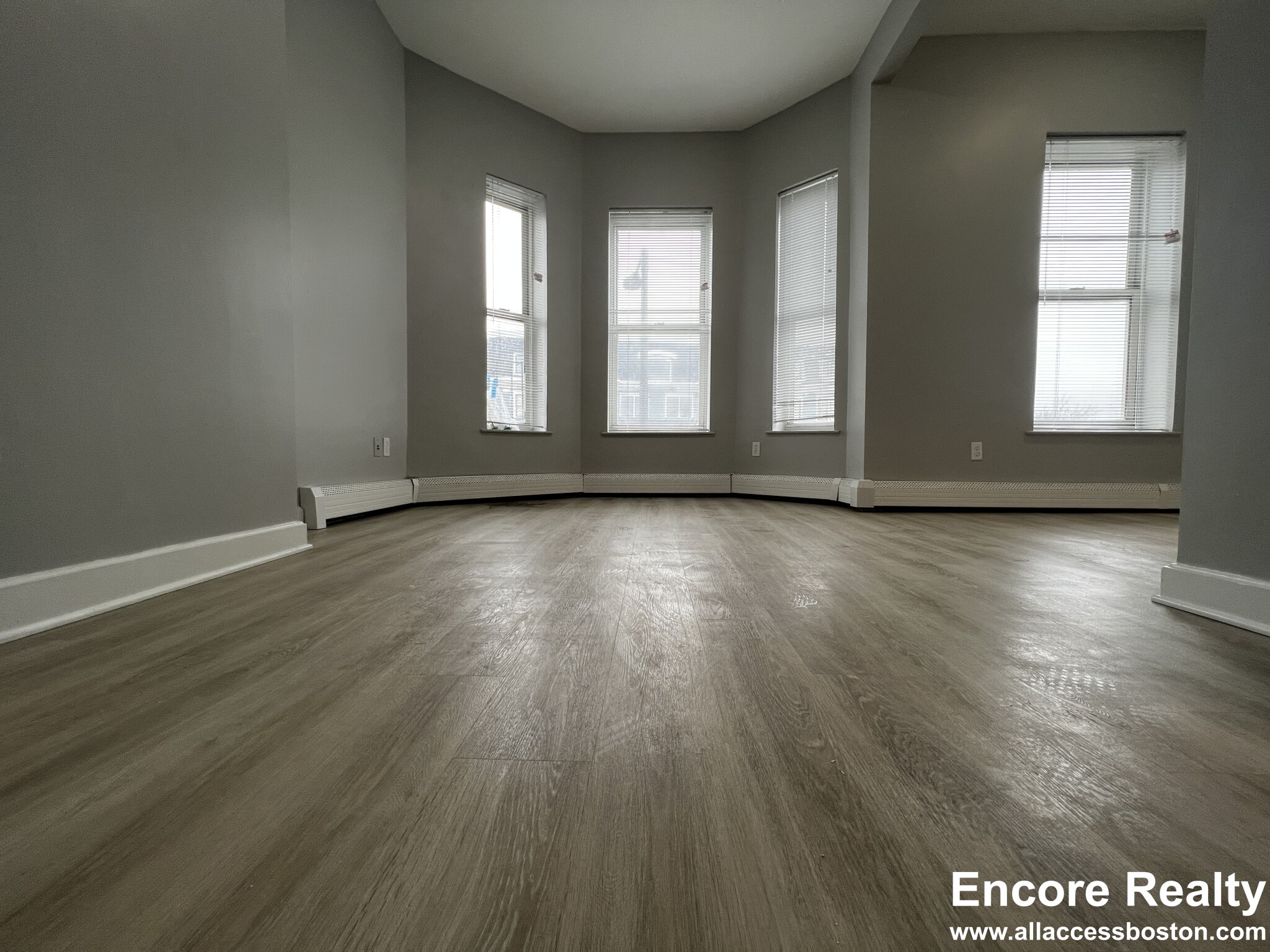 132 Warren St, Roxbury