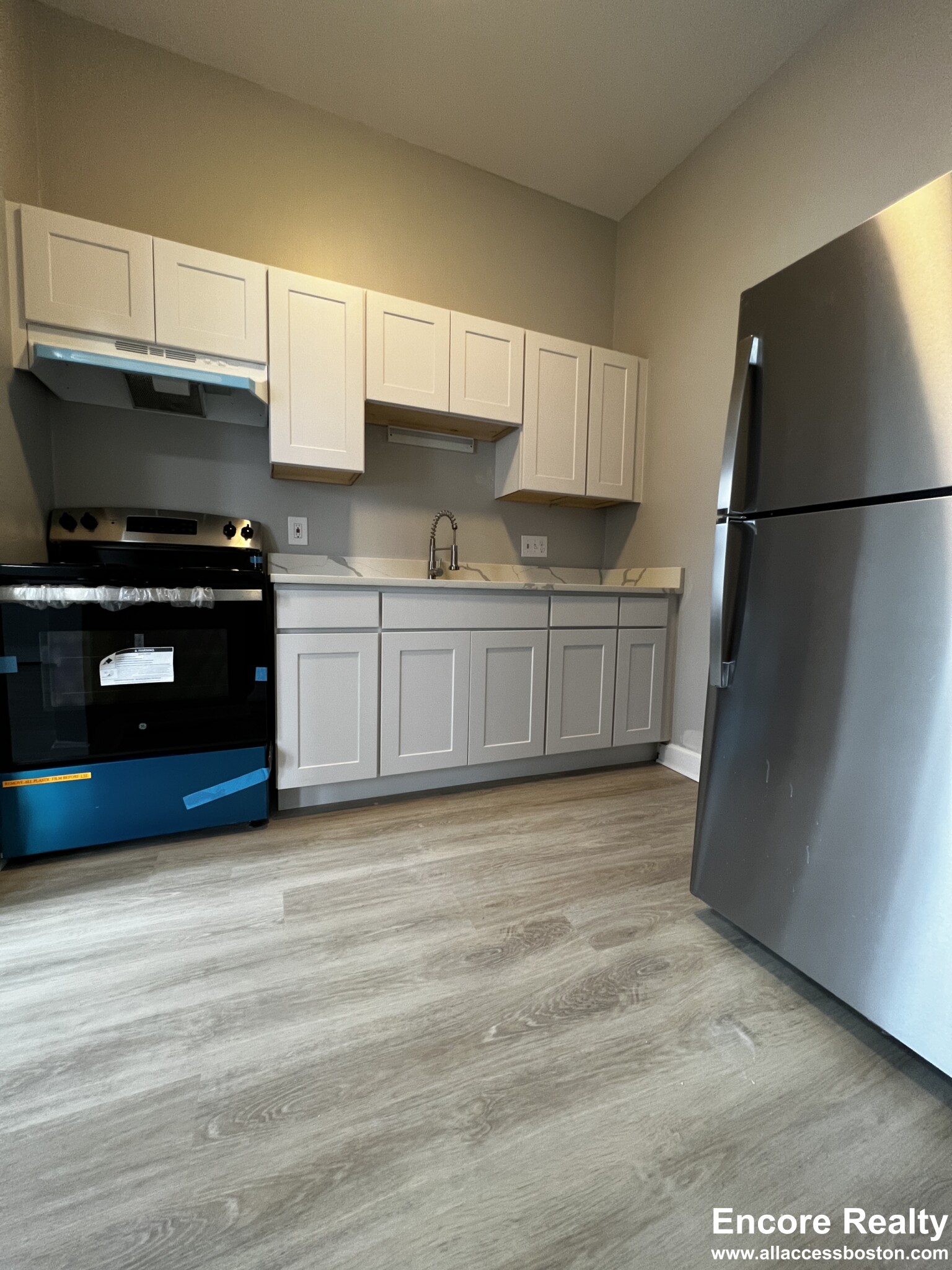 132 Warren St, Roxbury