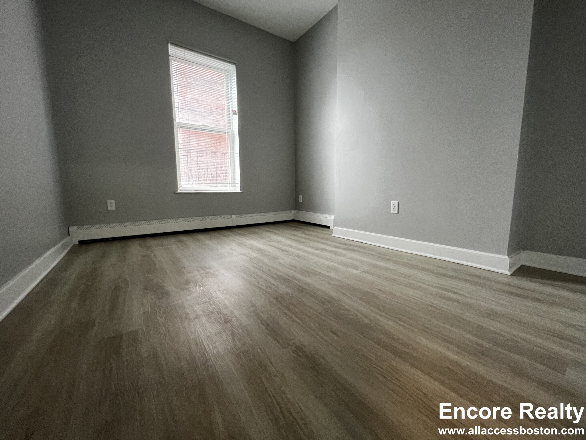 132 Warren St, Roxbury