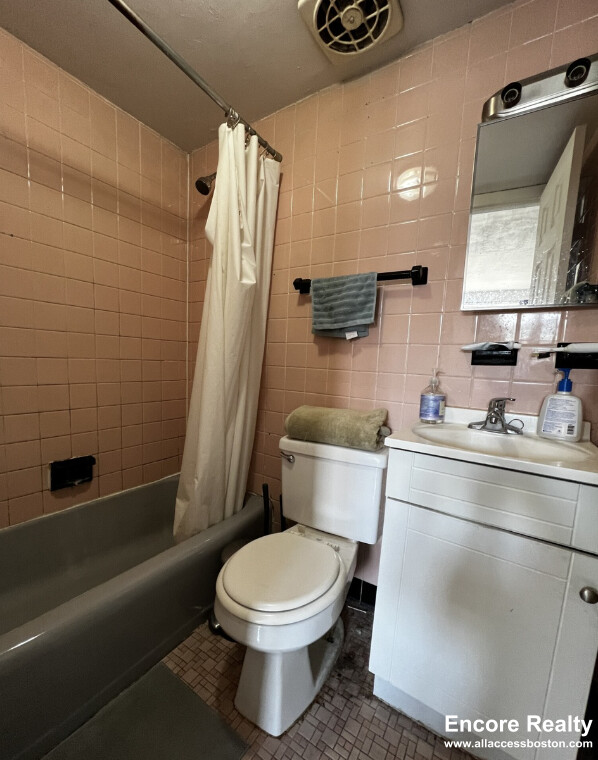 153 Brighton Ave, Allston