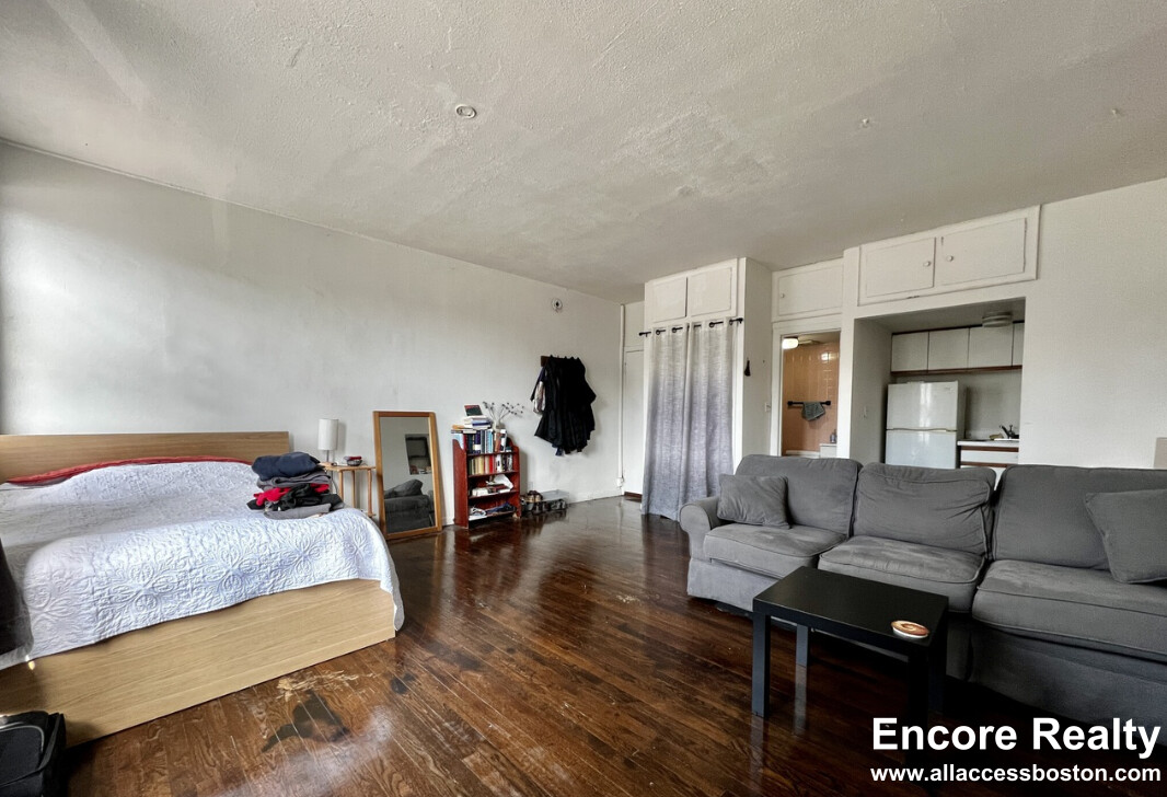 153 Brighton Ave, Allston