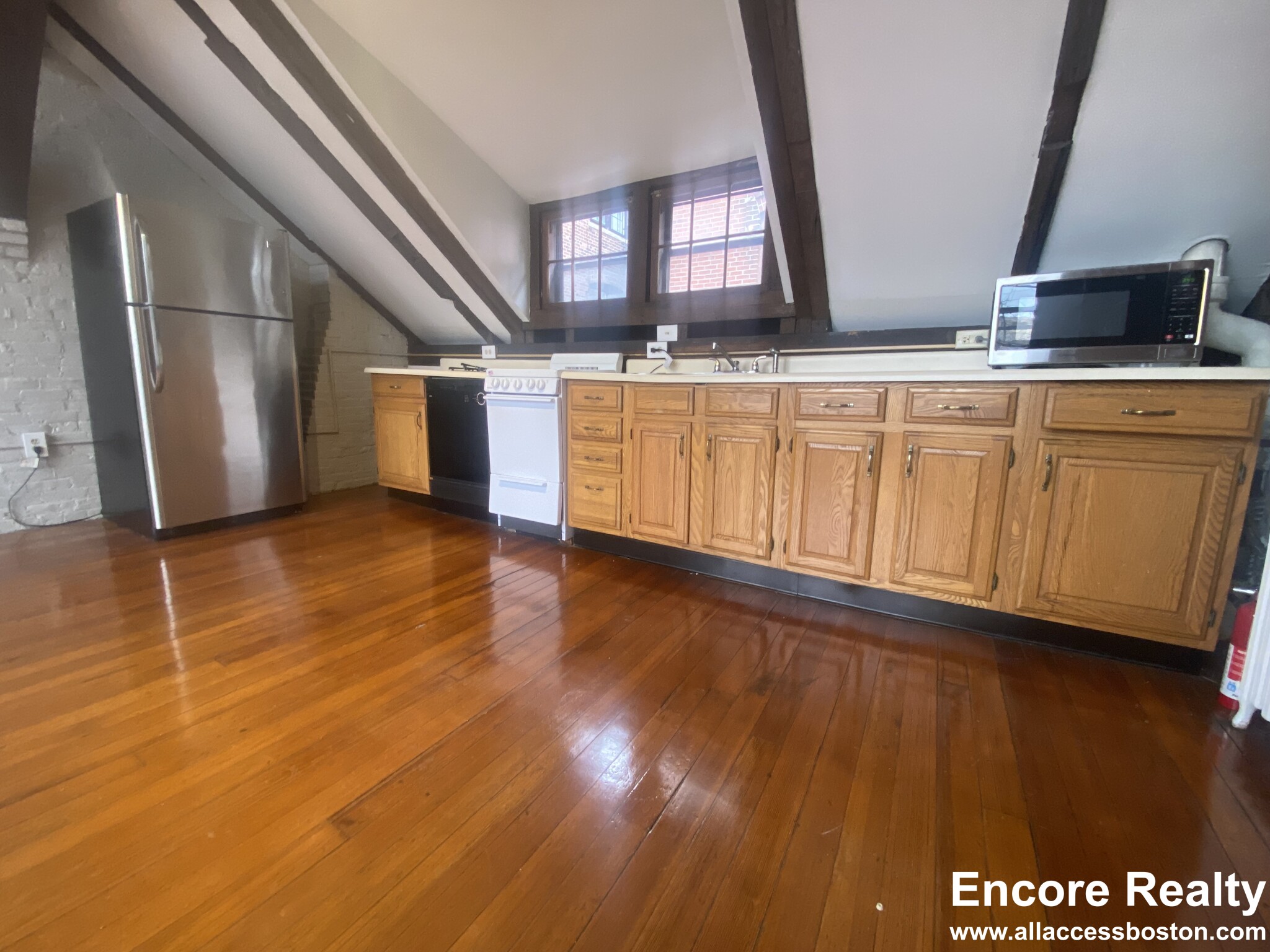 3 Champney Pl, Beacon Hill