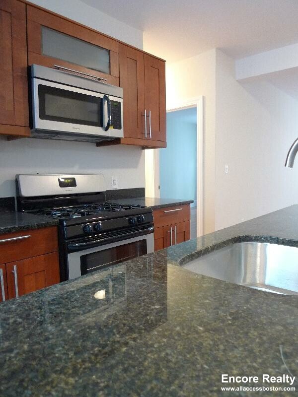 5 bed, 2 bath apartment for rent at 12 Wensley St Unit 1W, Mission Hill — photo 2 of 52