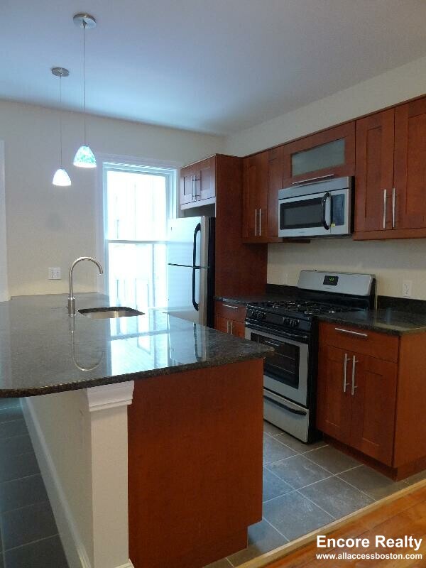5 bed, 2 bath apartment for rent at 12 Wensley St Unit 1W, Mission Hill