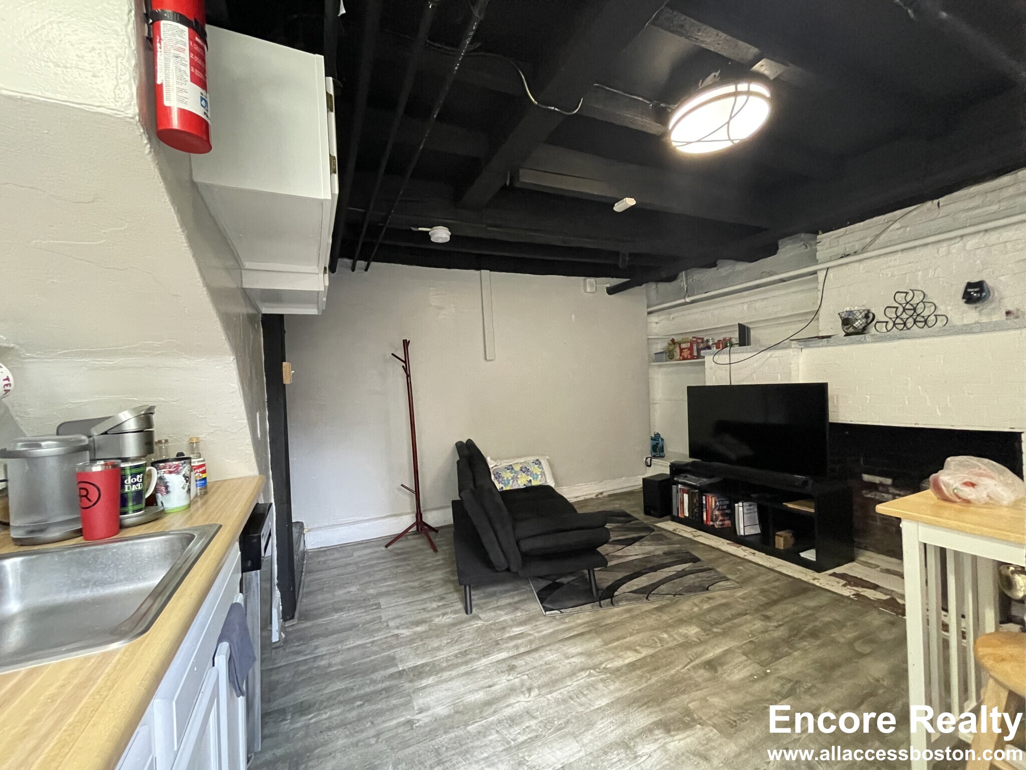 4 Champney Pl, Beacon Hill