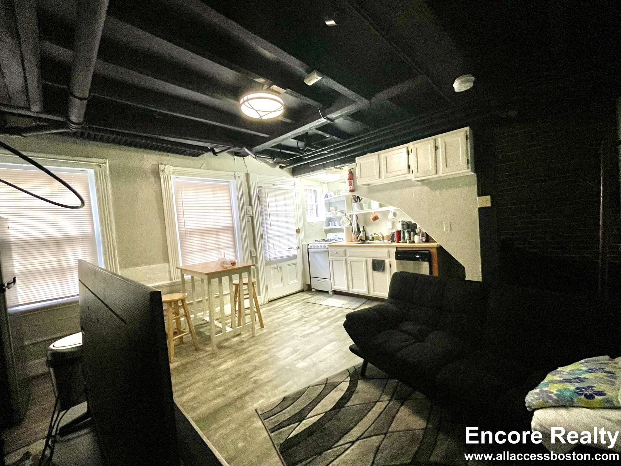 4 Champney Pl, Beacon Hill