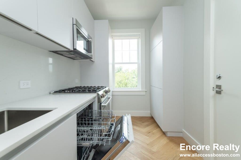 16 Forest St, Baldwin