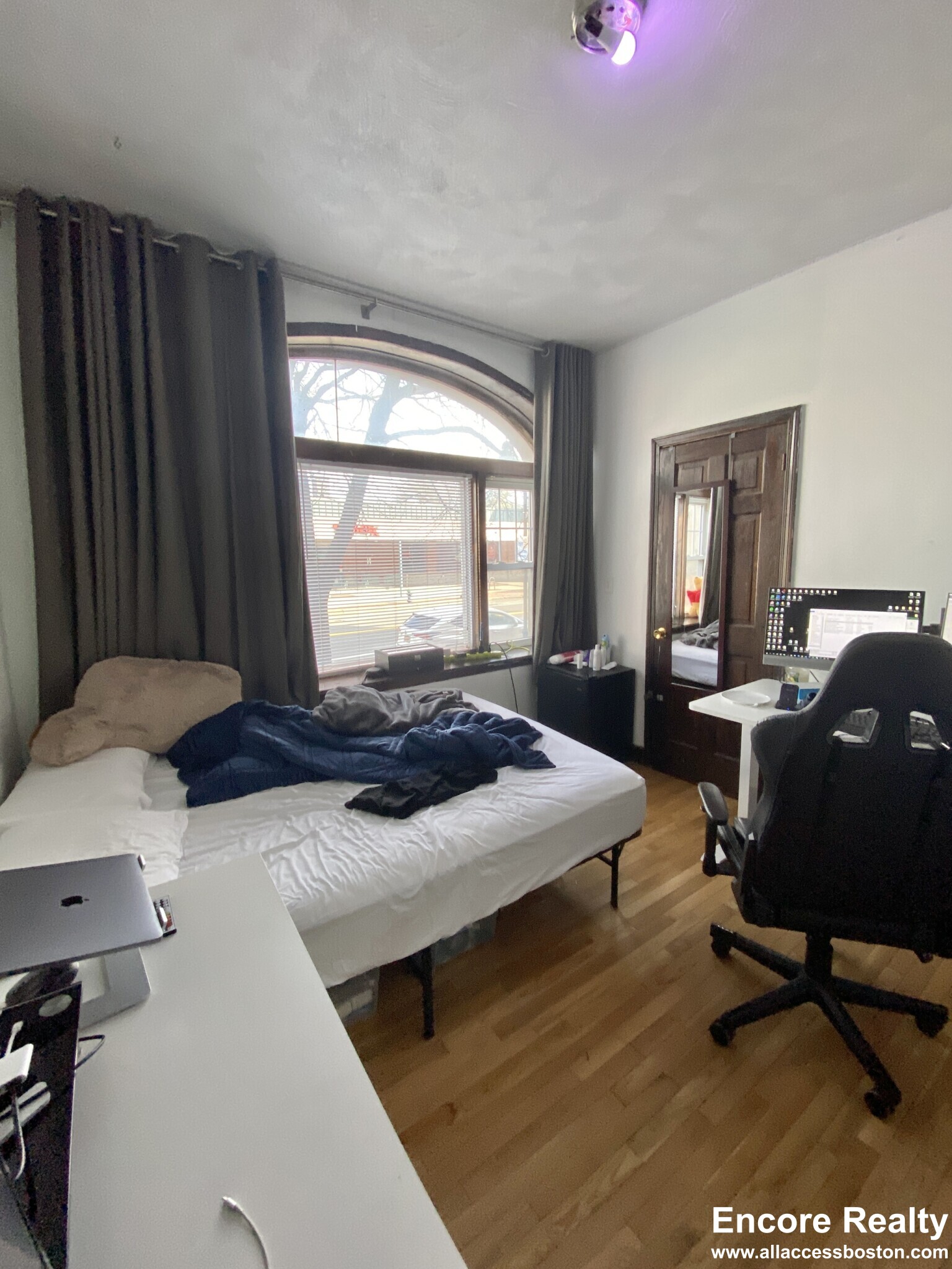 526 Harvard St, North Brookline