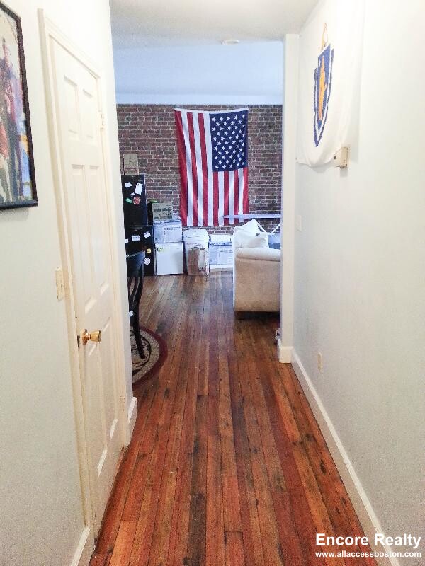 526 Harvard St, North Brookline