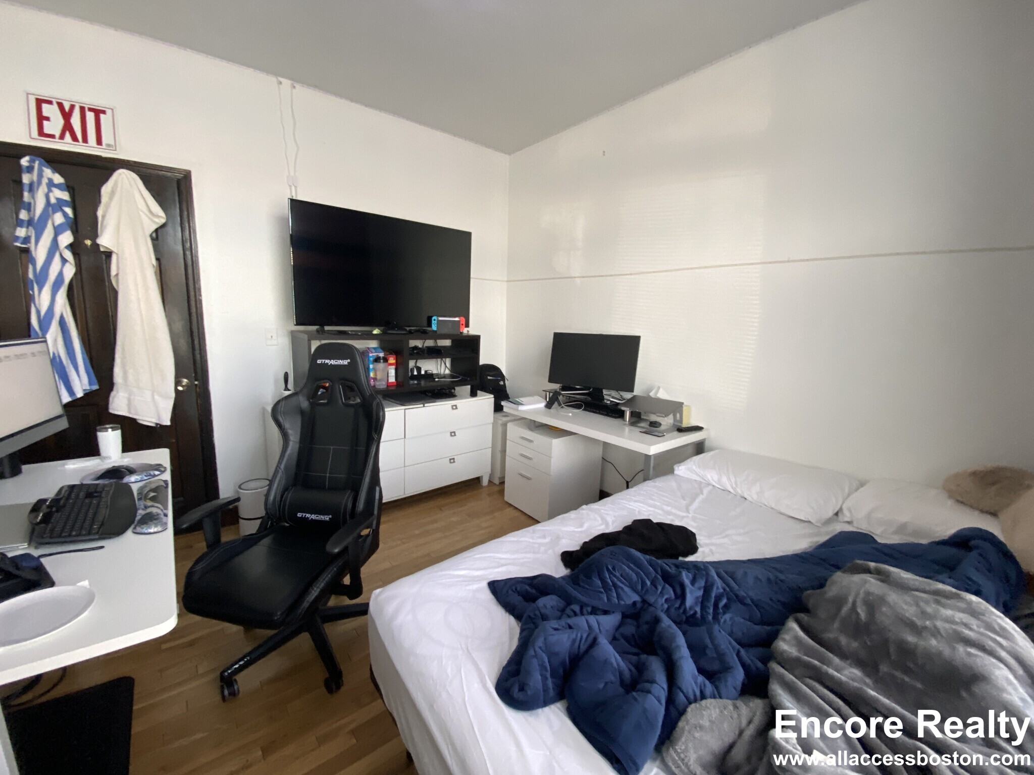 526 Harvard St, North Brookline