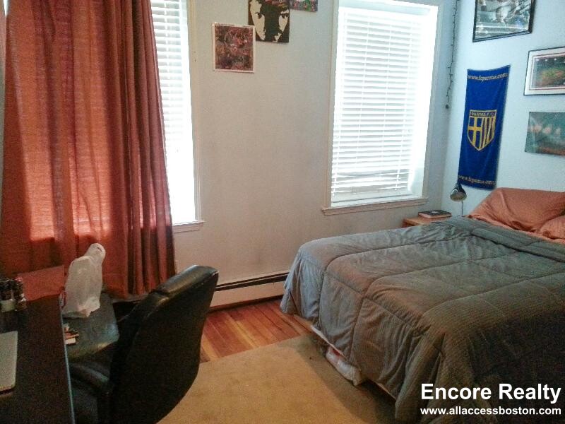 526 Harvard St, North Brookline