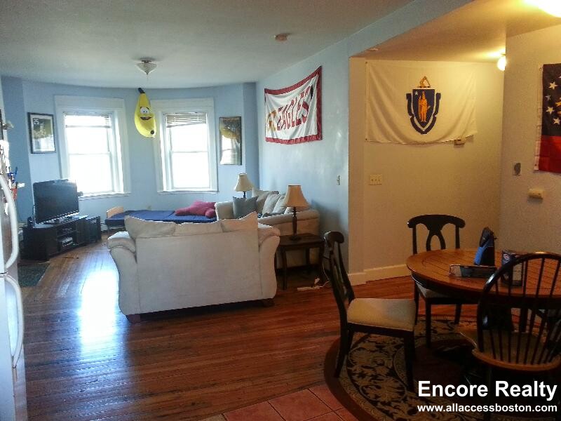 526 Harvard St, North Brookline