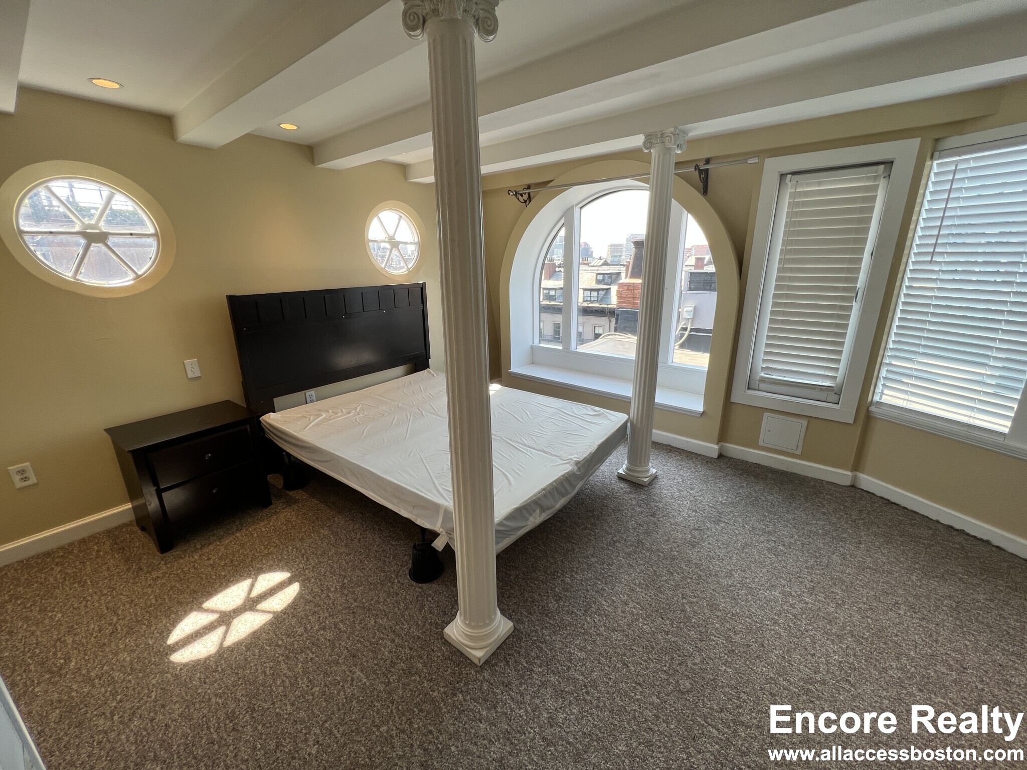 113 Beacon St, Back Bay