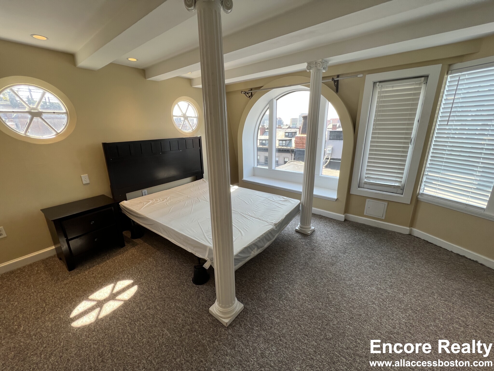 113 Beacon St, Back Bay