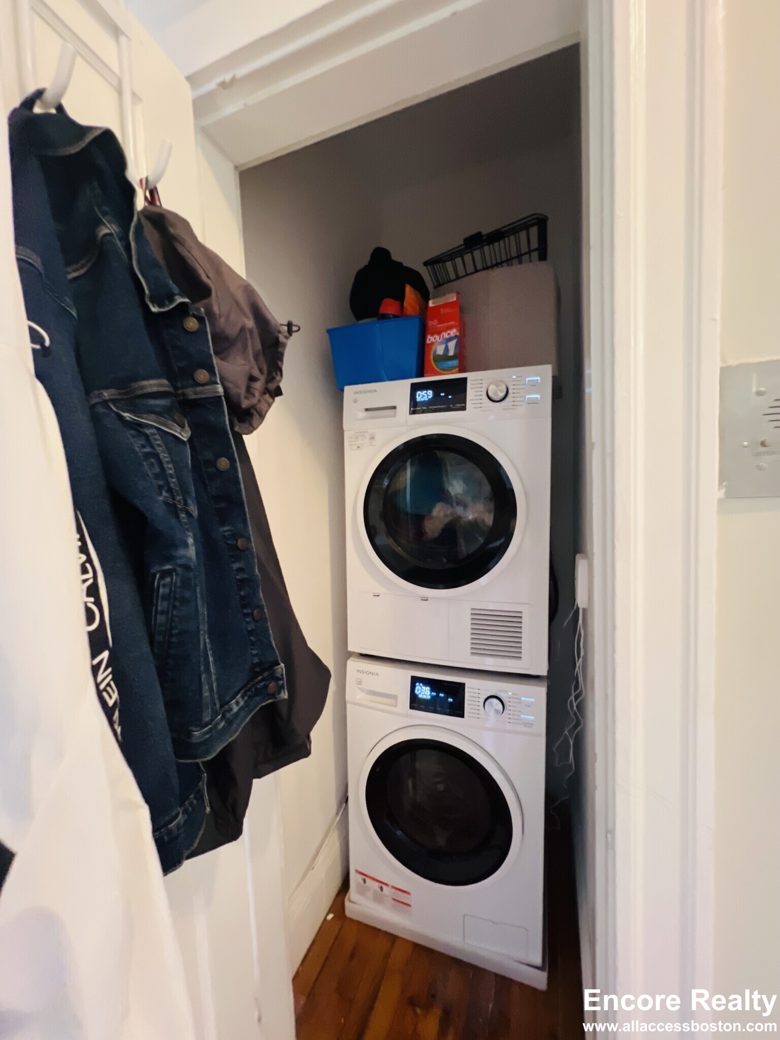 325 Summit Ave, Brighton