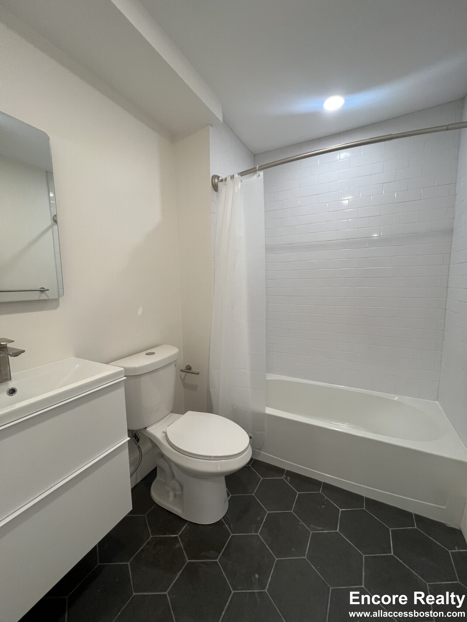 26 Bradlee Rd, Medford