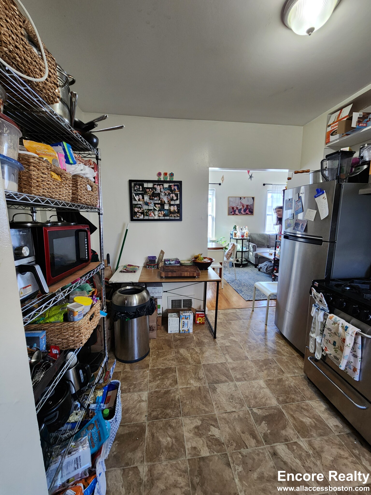 https://ygl-photos.s3.us-west-004.backblazeb2.com/6250W65d5734979f7e.jpg