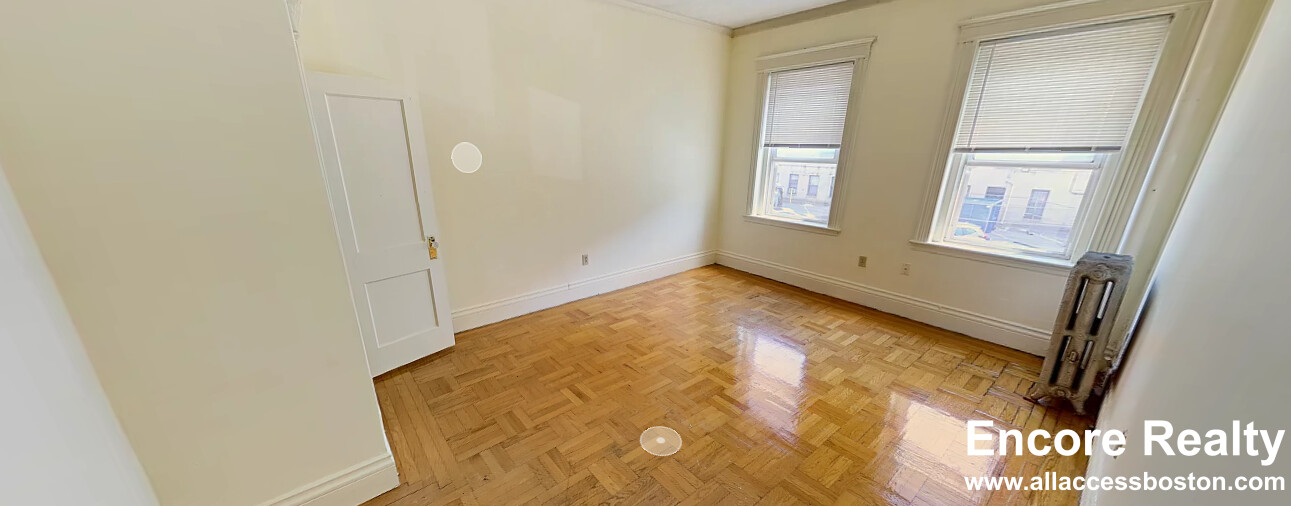 28 Queensberry St, Fenway