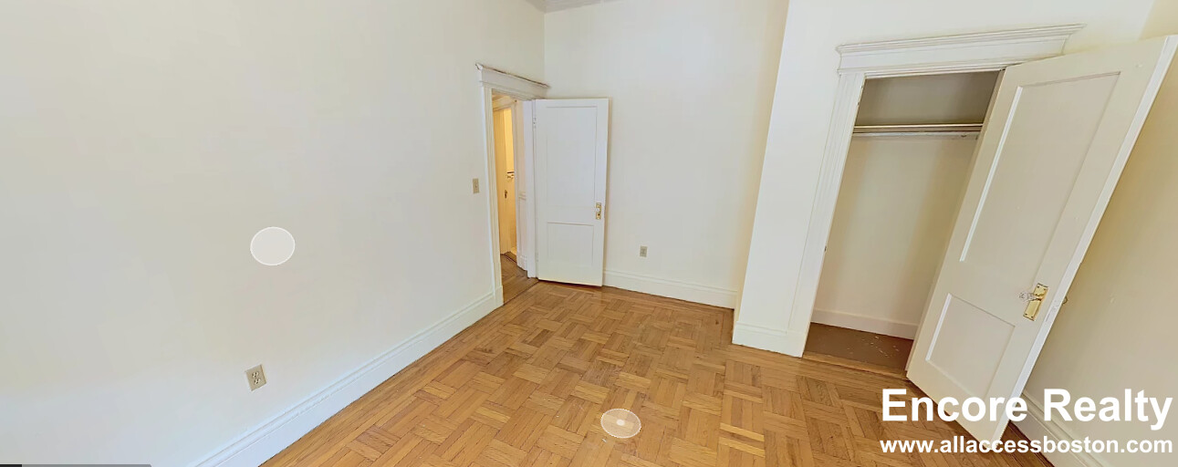 28 Queensberry St, Fenway