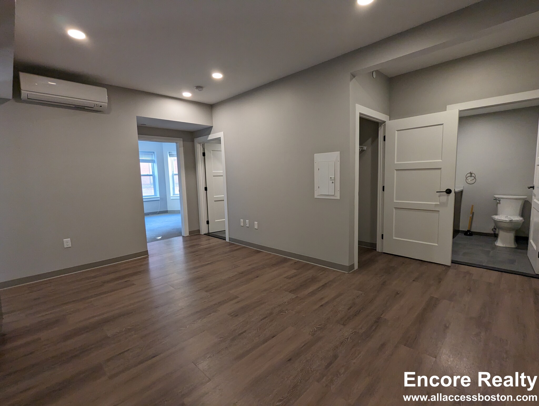 100 Hemenway St, Fenway