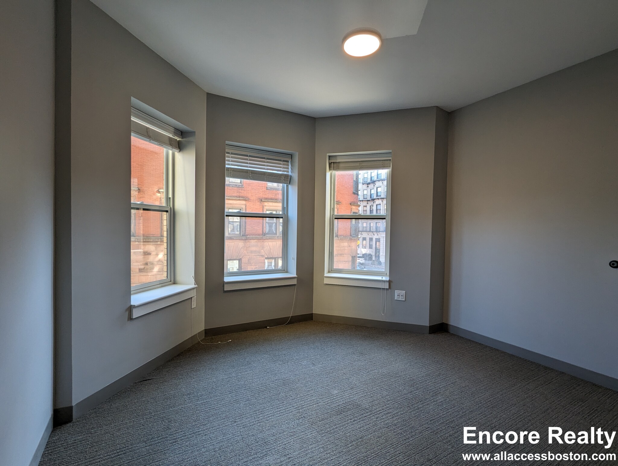 100 Hemenway St, Fenway