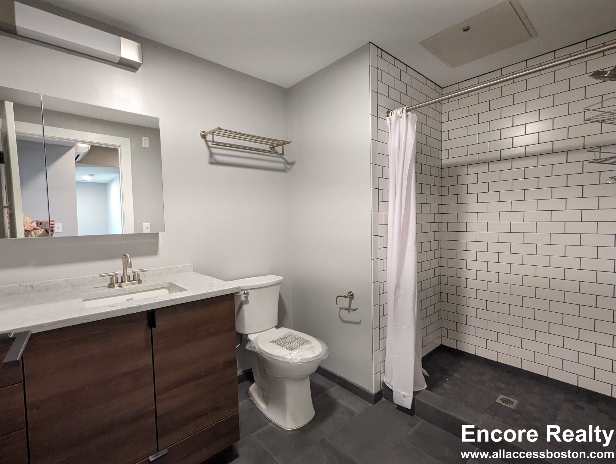 100 Hemenway St, Fenway