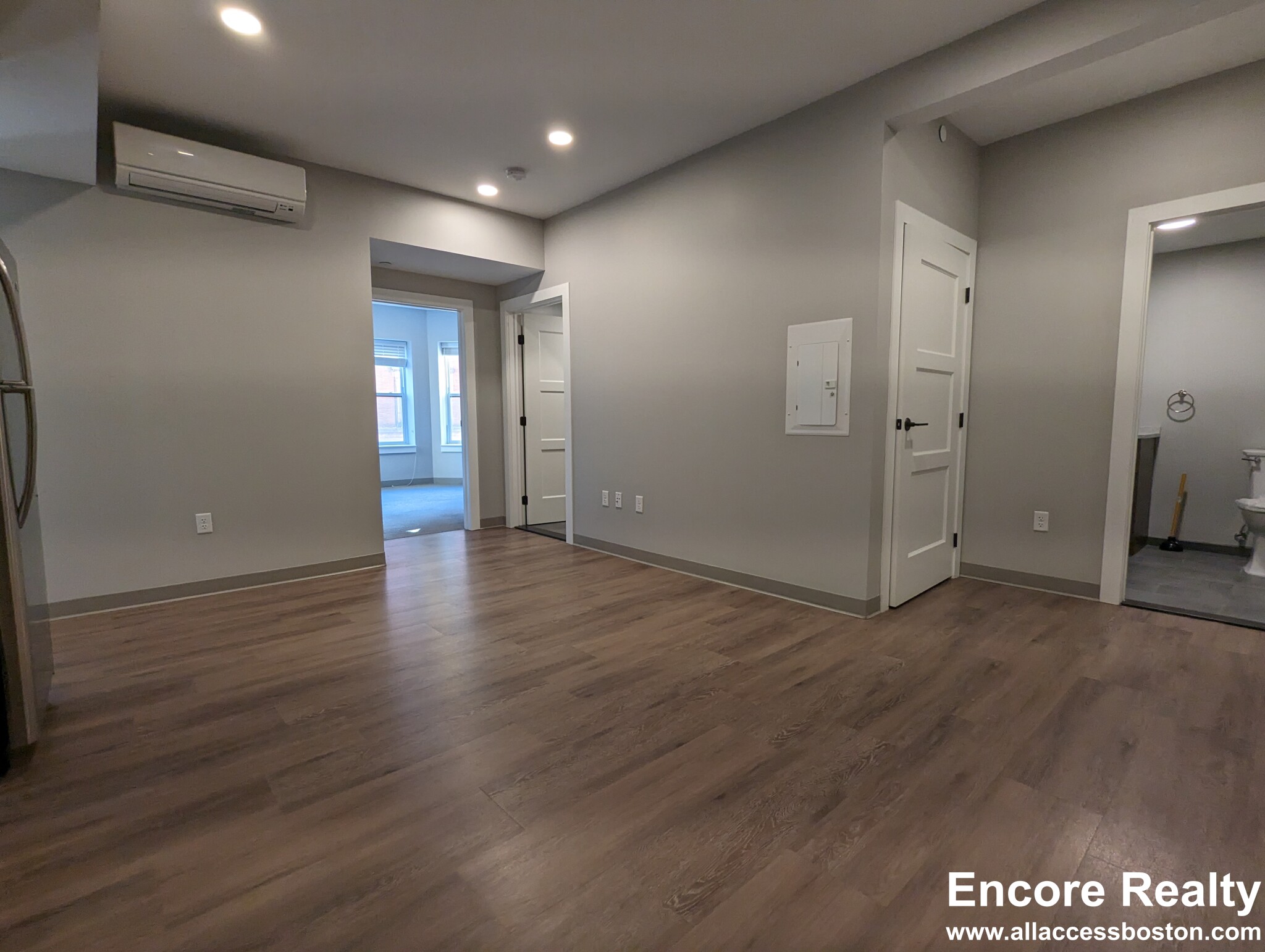 100 Hemenway St, Fenway