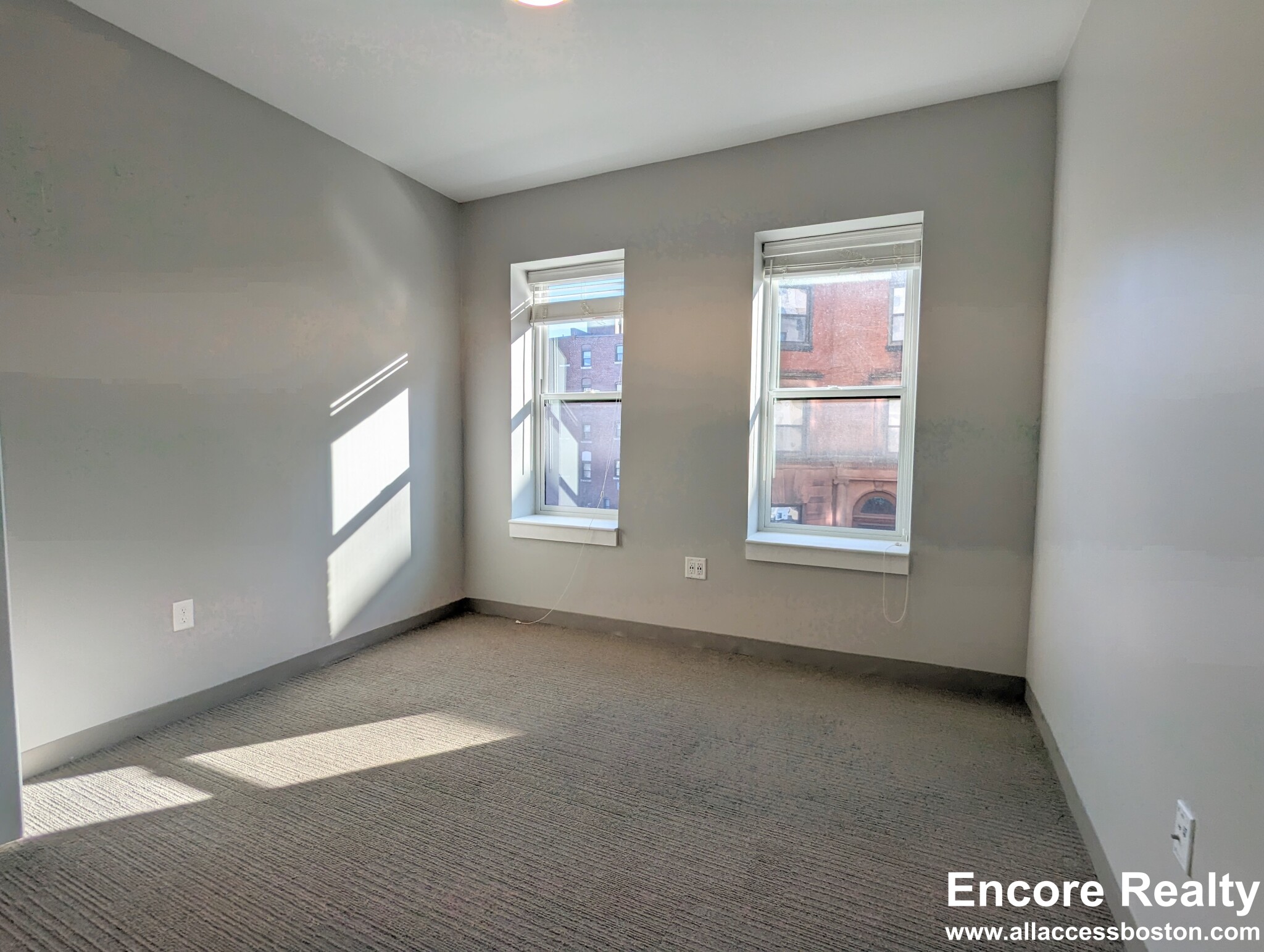 100 Hemenway St, Fenway